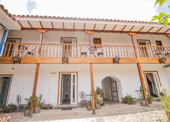 Qori, Nuevo Centro Historico De Cusco, Cuesta San Blas 561 *